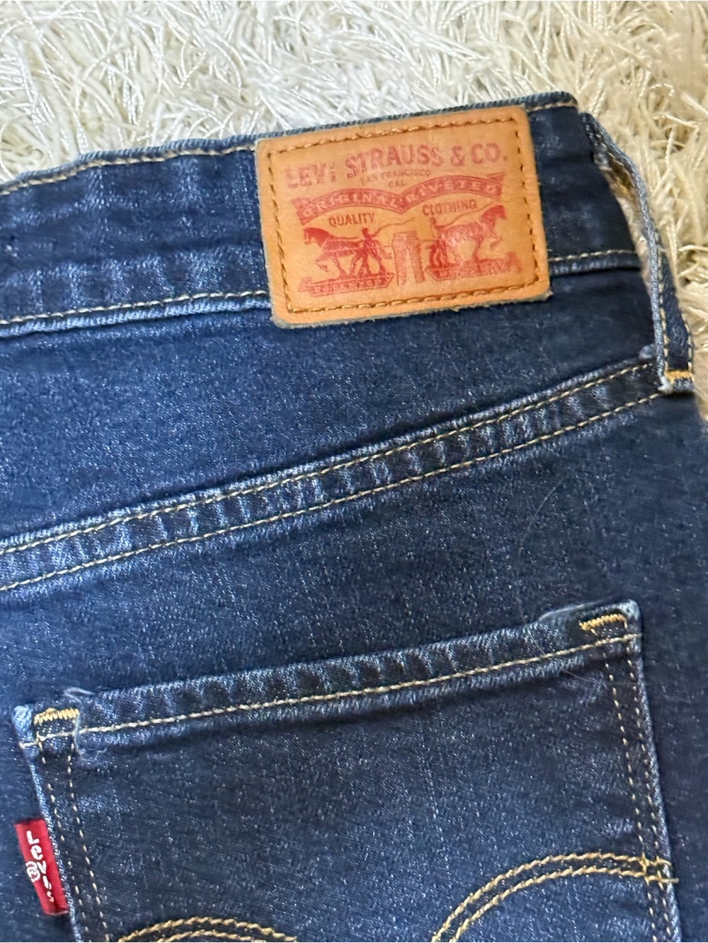 Levi’s High Waisted Distressed Jean Skinny Dark Wash Size 28 - Picture 10 of 15